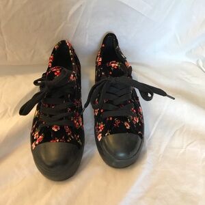 Black Velvet Floral Lace-Up Women’s Sneakers